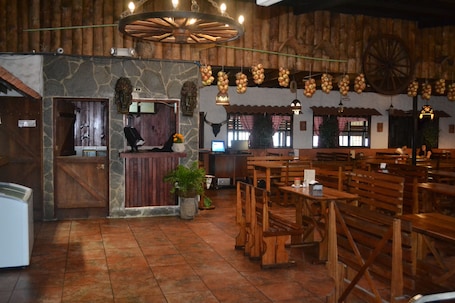 Breakfast, lunch and dinner served