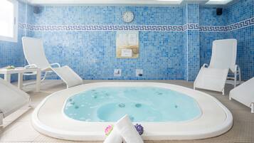 Bathtub spa indoor