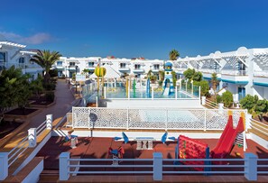 2 outdoor pools, open 10:00 AM to 6:00 PM, pool umbrellas, sun loungers - Arena Beach (La Oliva)