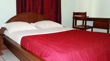 Standard Double Room | Desk, iron/ironing board, free WiFi