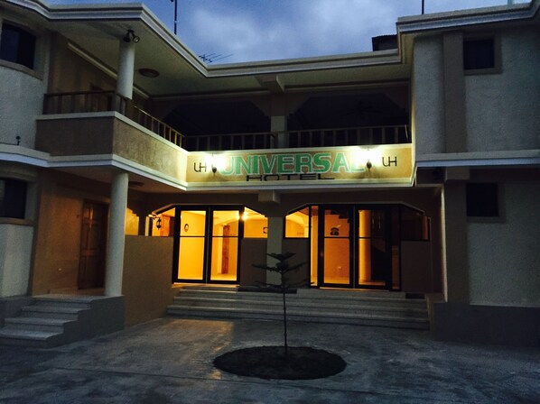 Front of property - Universal Hotel Haiti (Port-au-Prince)
