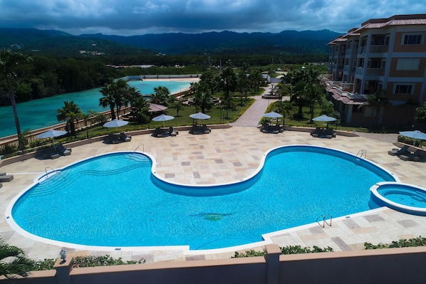 Udendørs pool