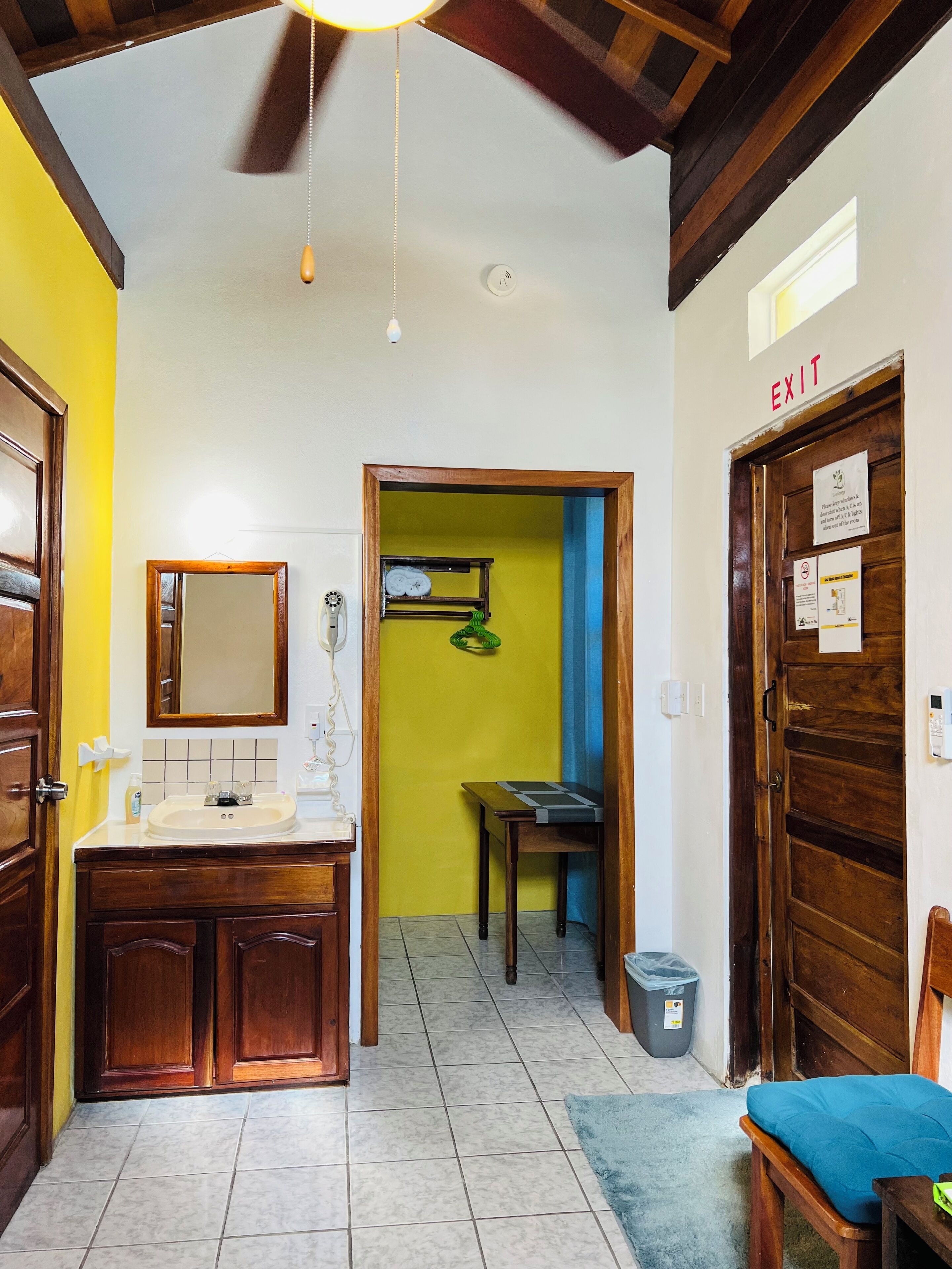 casa blanca #3 | individually furnished, free wifi, bed sheets