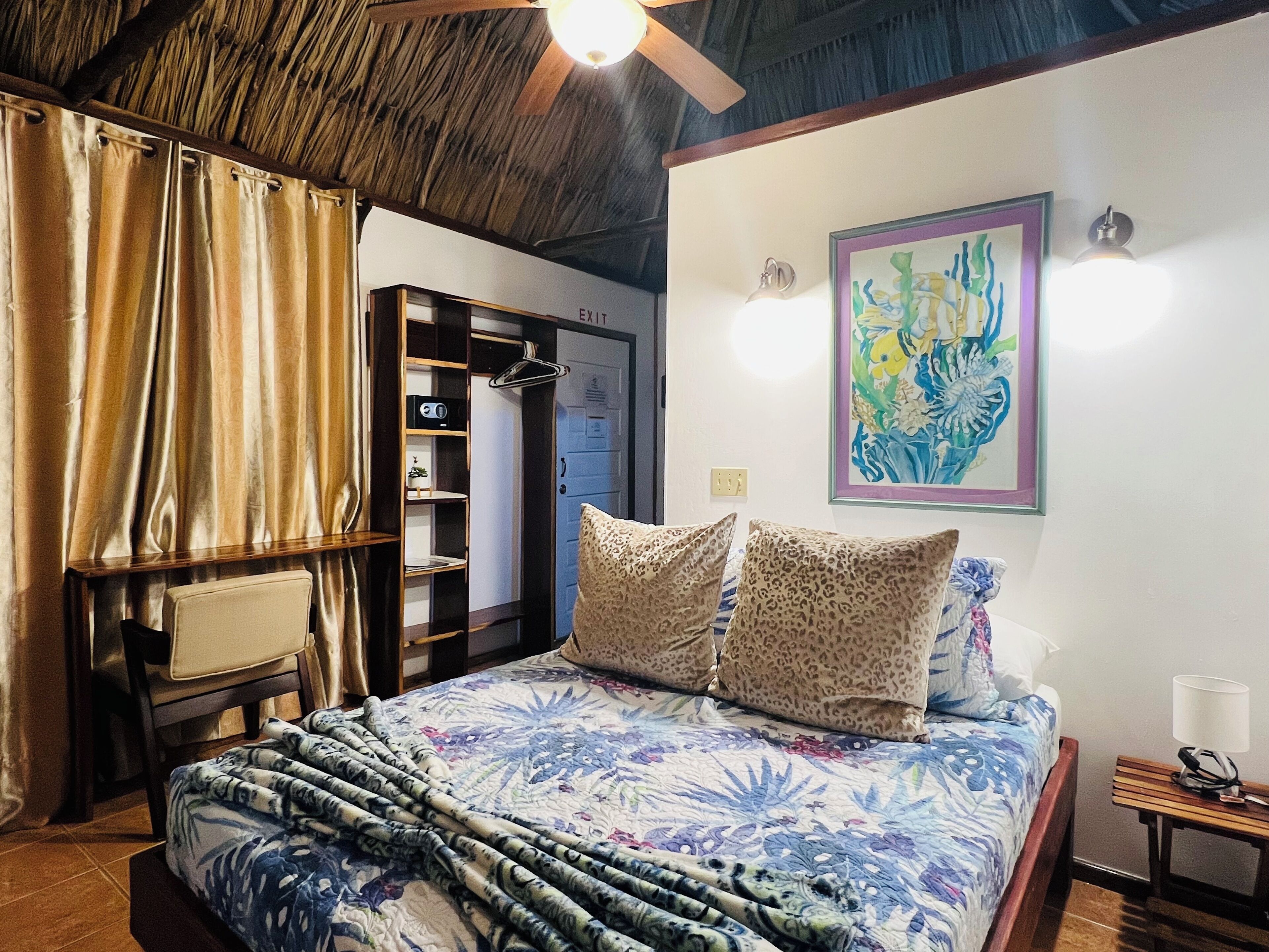 Cabana Casita #11 | Individually furnished, free WiFi, bed sheets