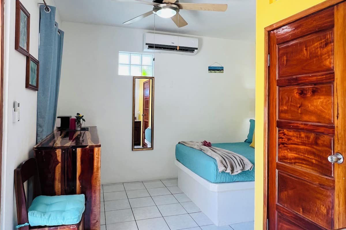 Casa Blanca #1 | Muebles diferentes, wifi gratis y ropa de cama
