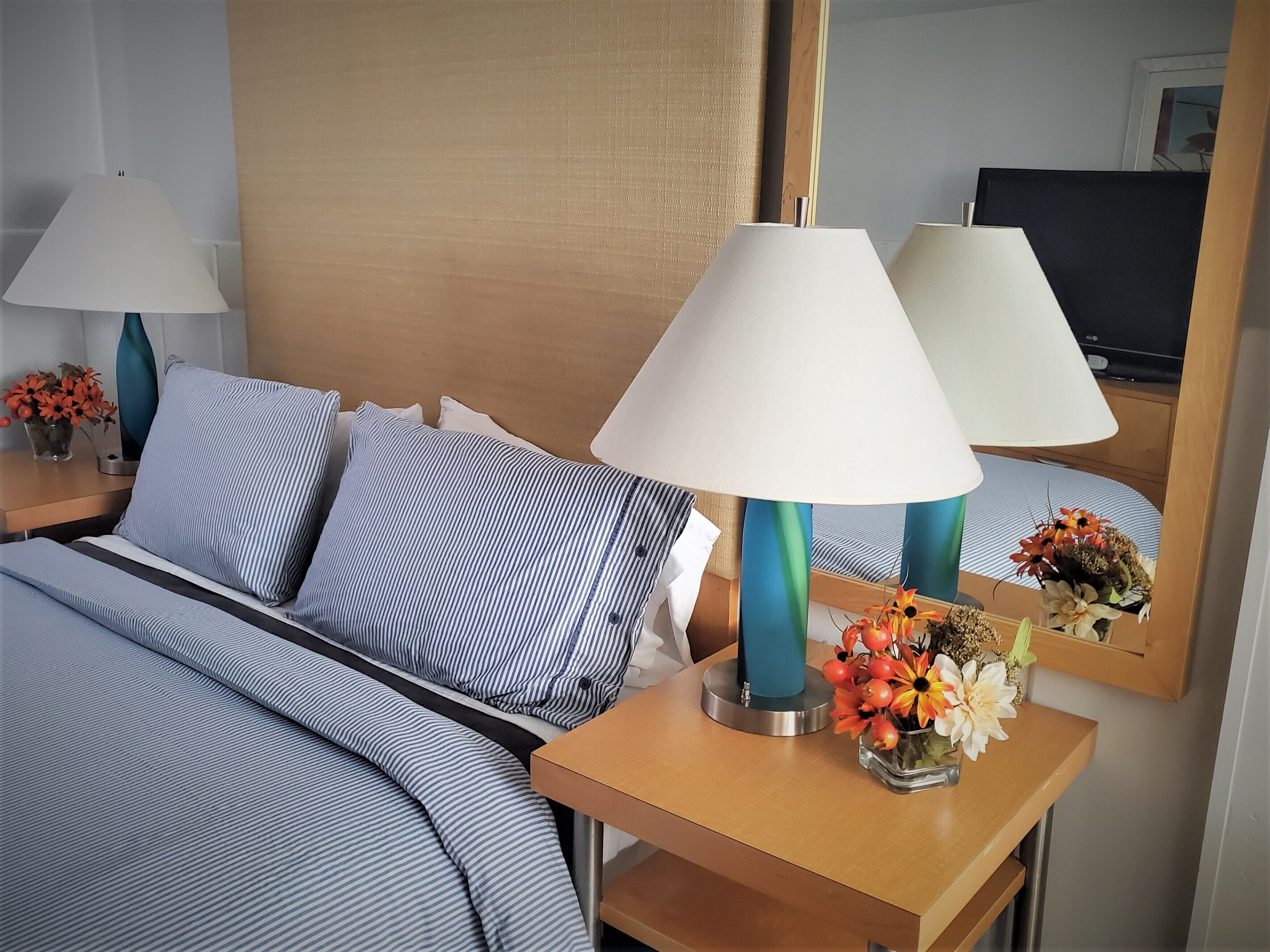 Standard Room, 1 Queen Bed (Newfork Deluxe Queen) | Premium bedding, down duvets, Select Comfort beds