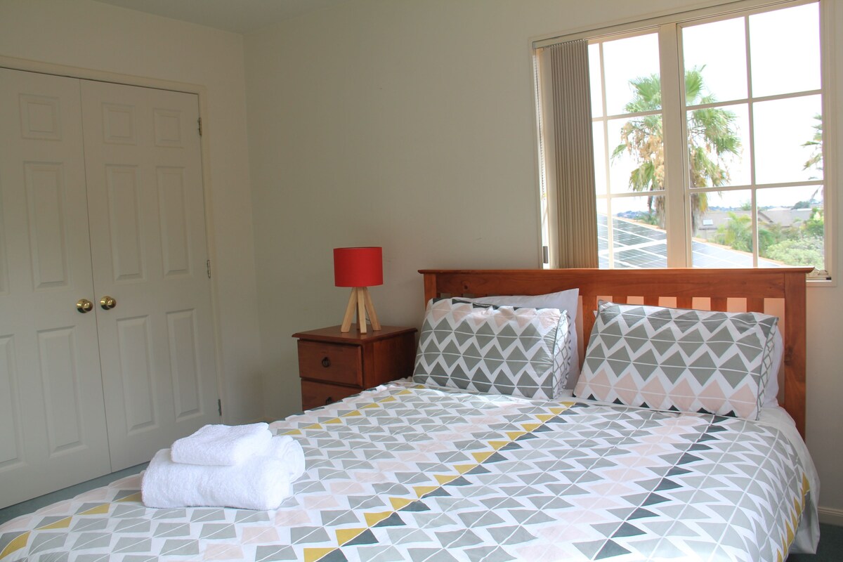 Upper Queen Bedroom