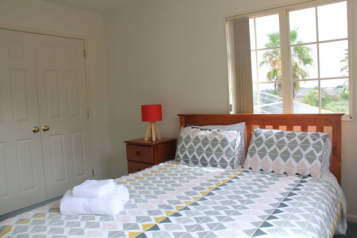 Upper Queen Bedroom | Iron/ironing board, free WiFi