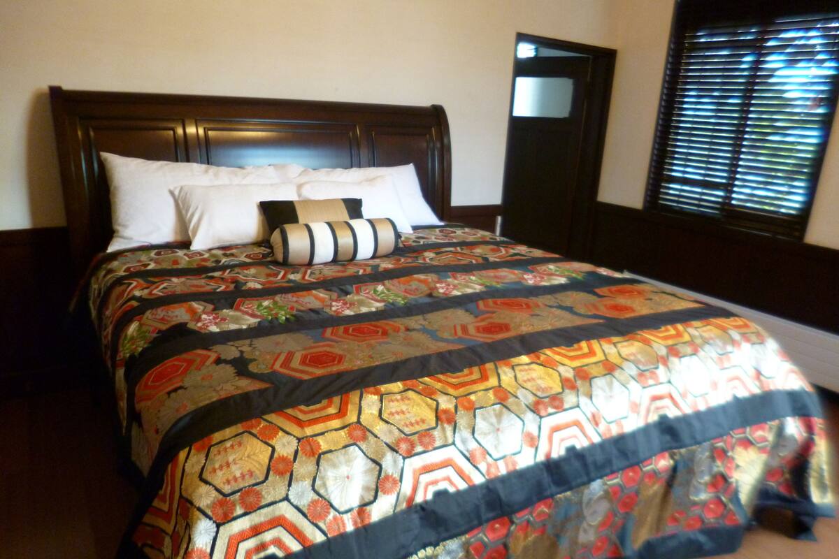 2 bedrooms, premium bedding, pillow-top beds, free WiFi
