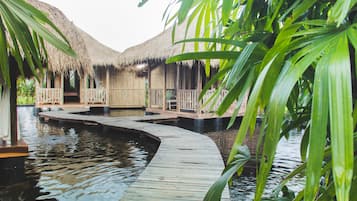 Hot tub, body treatments, hot stone massages, body scrubs