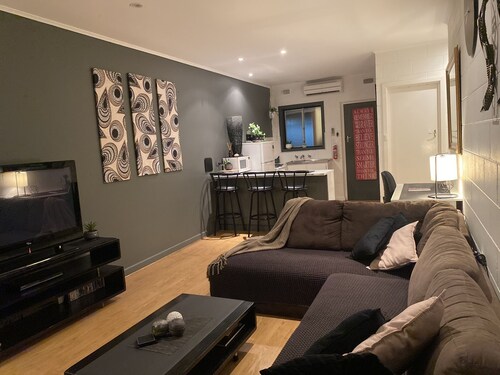 Apartment on Tennyson