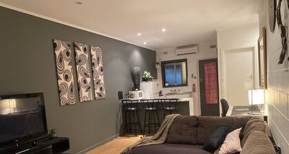 Apartment on Tennyson