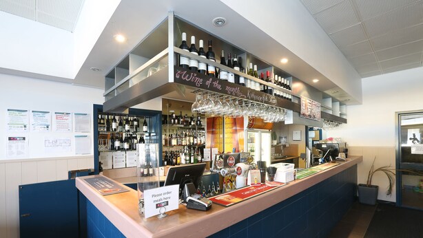 Bar (on property) - The Union Club Hotel (Colac)