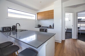 Vila, 2 kamar tidur | Dapur pribadi | Lemari es besar, microwave, kompor, dan mesin pembuat kopi/teh