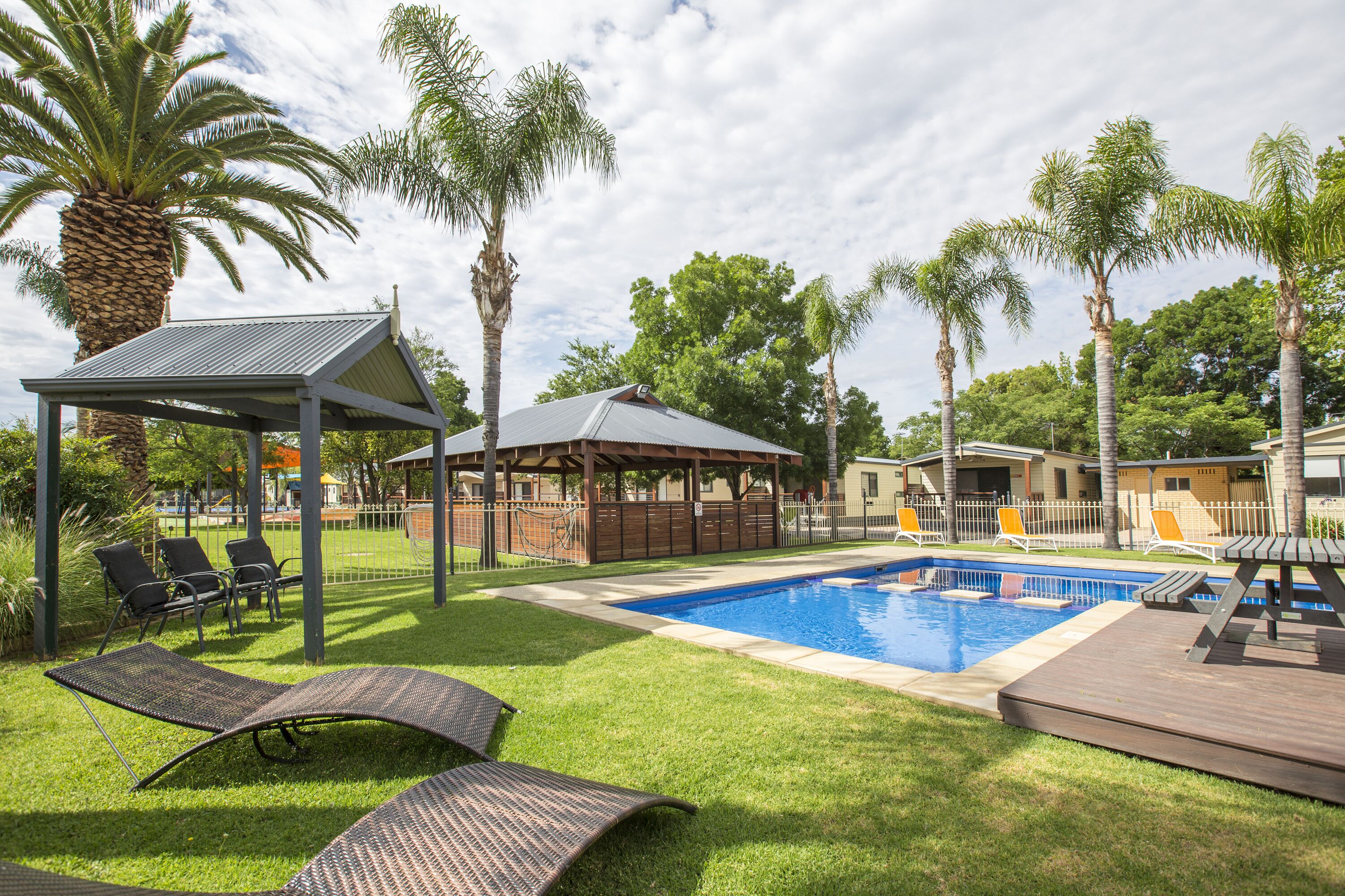 Piscine extérieure, piscine chauffée