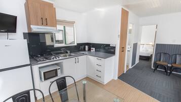 Deluxe Cabin | Private kitchen