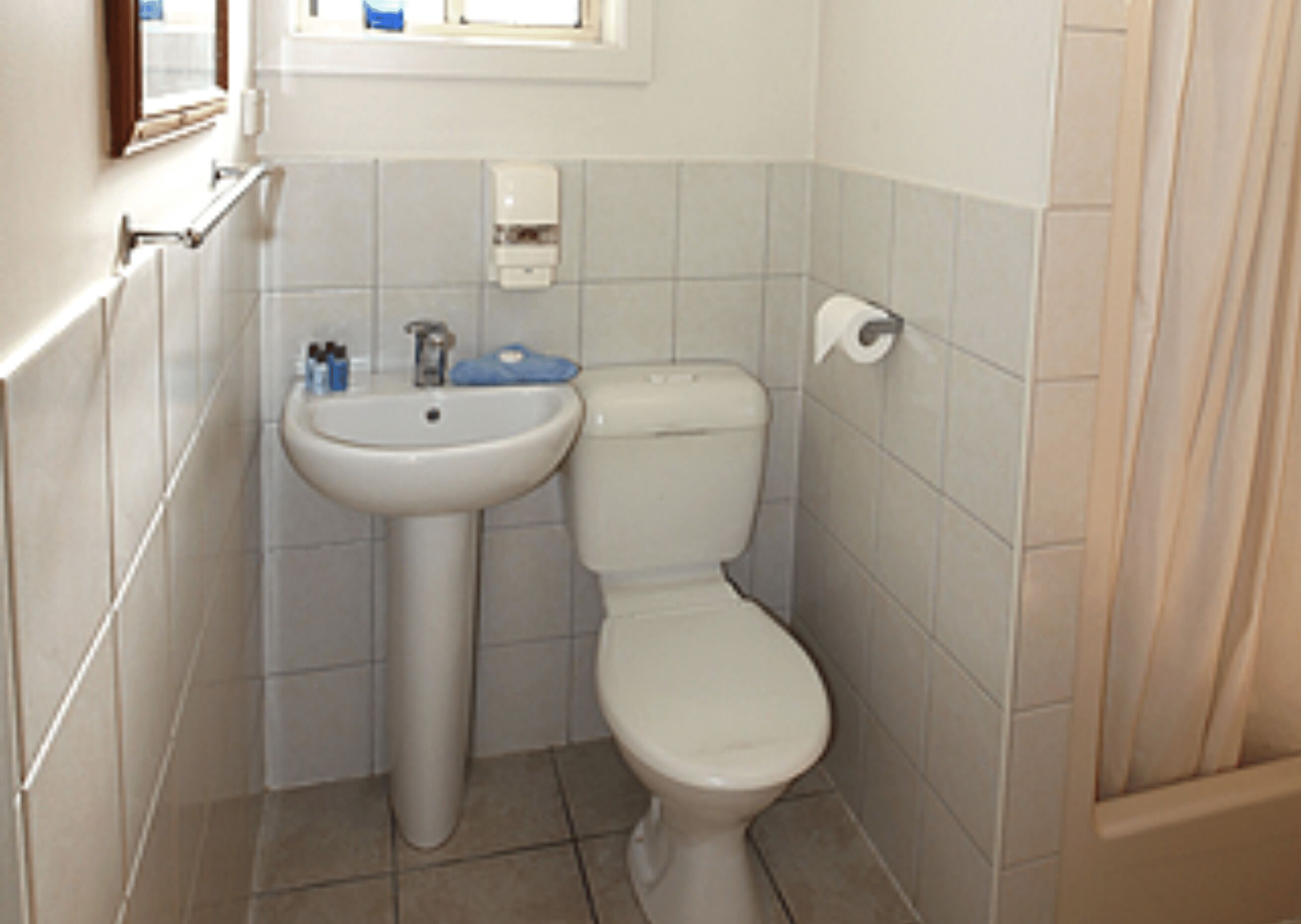 studio unit plus | bathroom | shower, free toiletries, hair dryer, towels