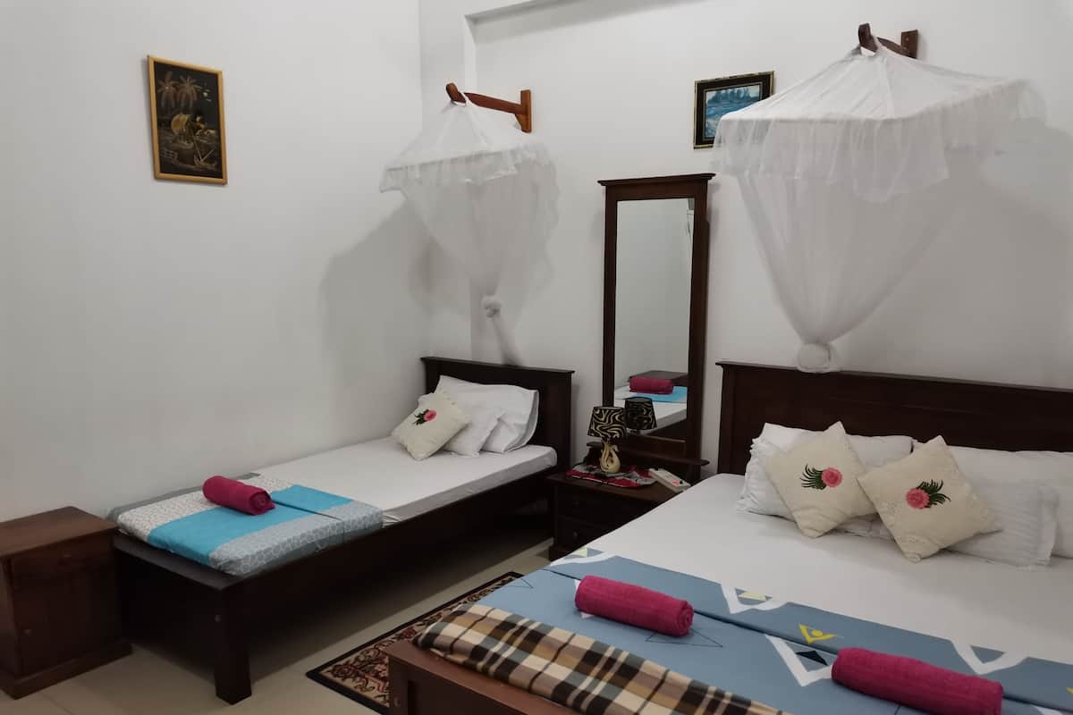 1 camera, postazione laptop, tende oscuranti, Wi-Fi gratuito