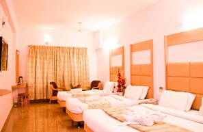 Room - Hotel Rajadhane (Madurai)