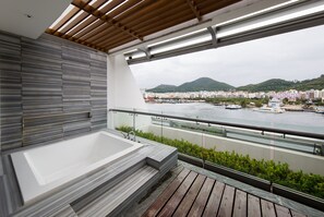 Rom, utsikt mot bukt | Dypt badekar