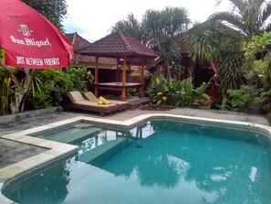 Outdoor pool, pool loungers