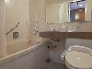 Separate bathtub and shower, free toiletries, slippers, electronic bidet - URBAN HOTEL TOKYO SHINMATSUDO (Matsudo)