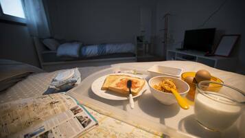 Premium bedding, soundproofing, iron/ironing board, free WiFi