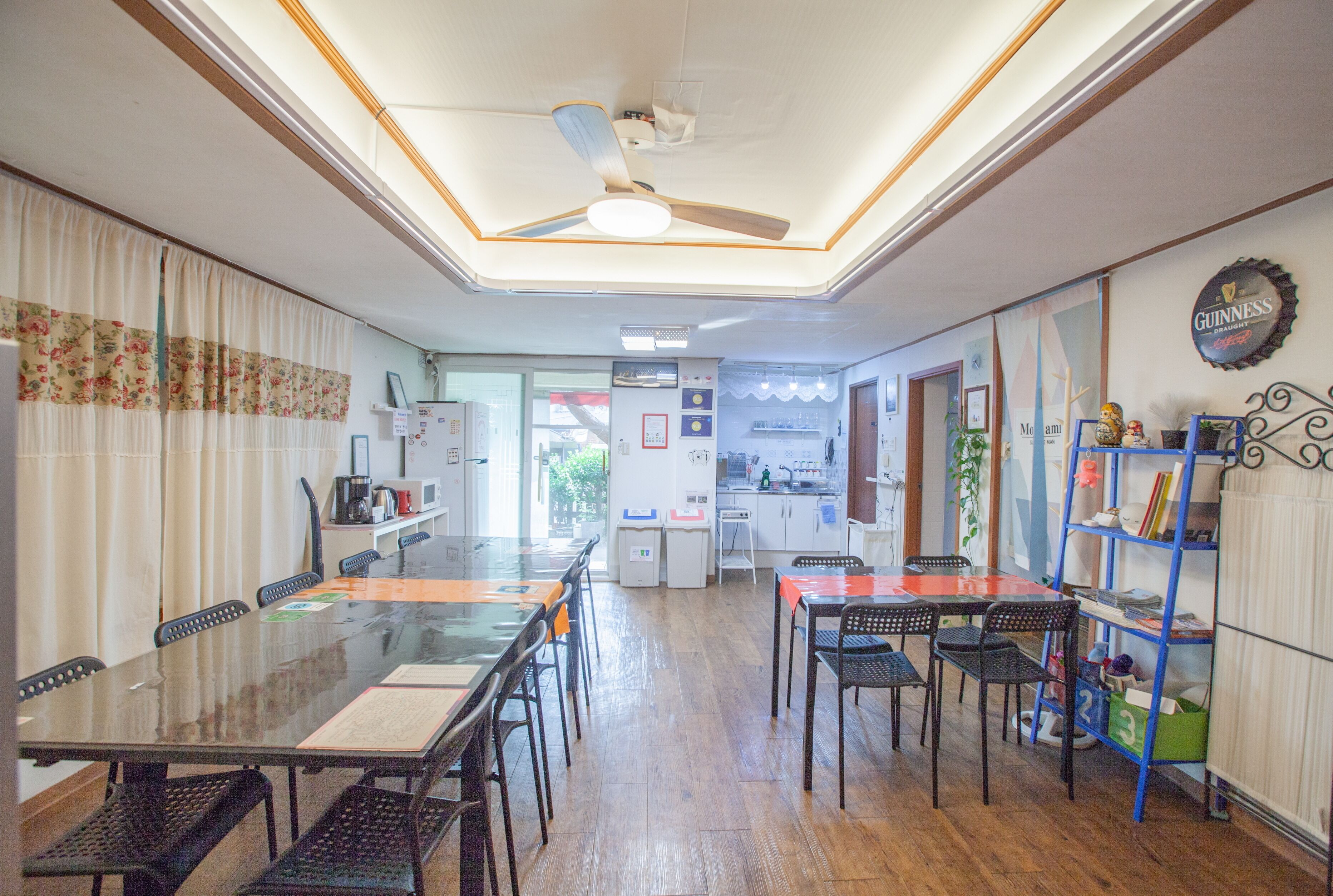 Cobertura família, 5 quartos, cozinha, no mezanino | Área de estar | TV de tela plana 32 polegadas com canais a cabo, TV, pisos aquecidos