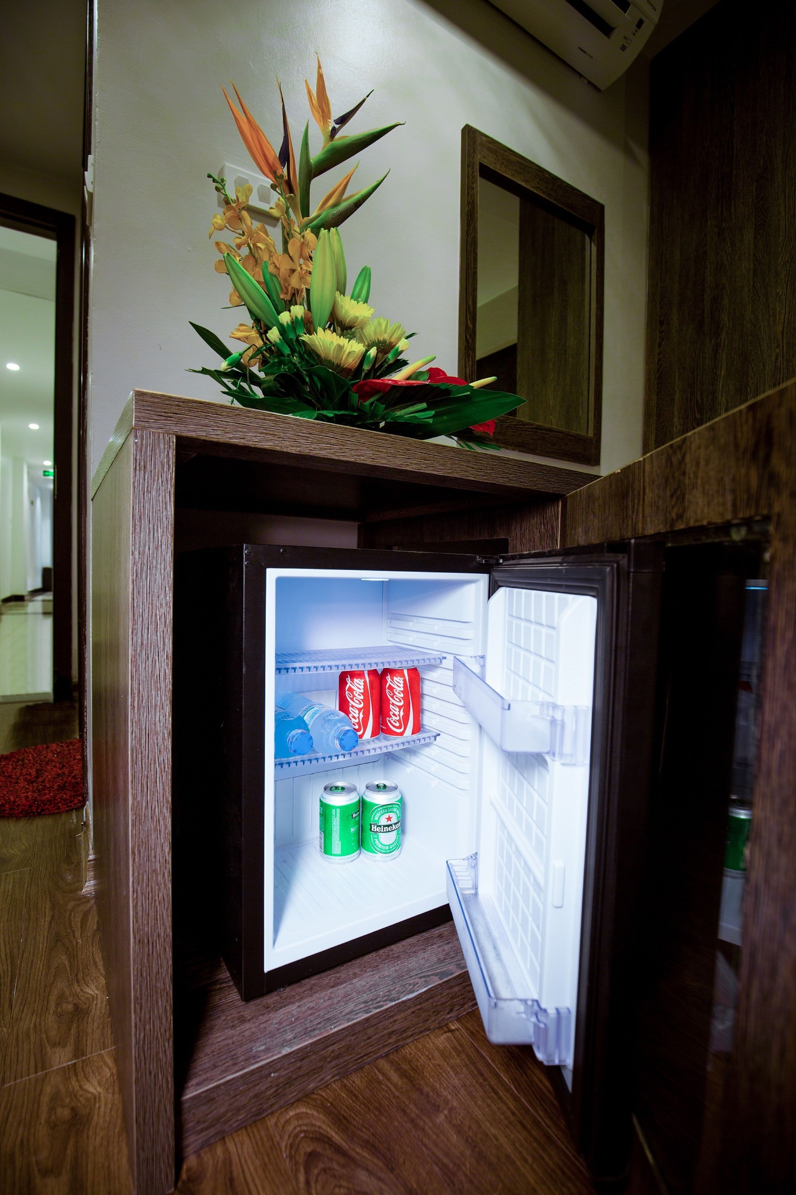 deluxe suite | mini fridge