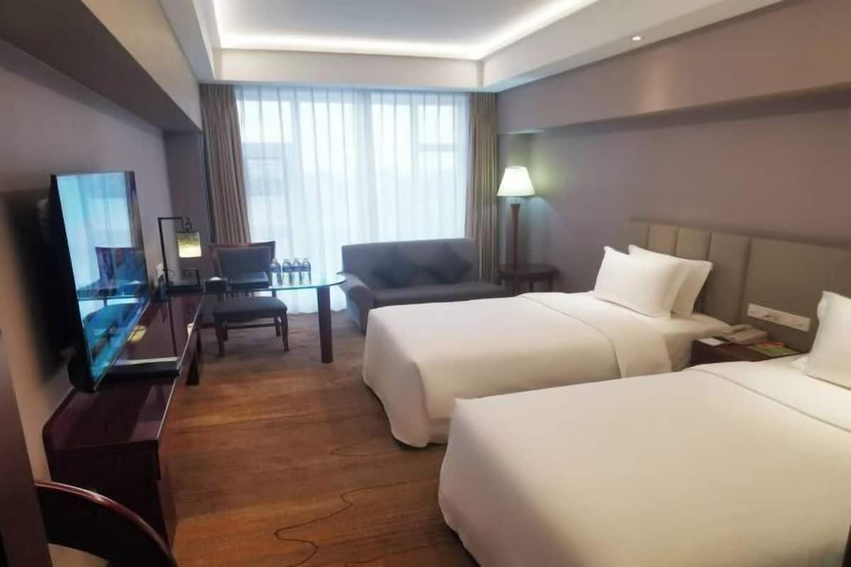Minibar, in-room safe, desk, blackout drapes