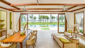 Living room - Fusion Resort Phu Quoc (Phu Quoc)