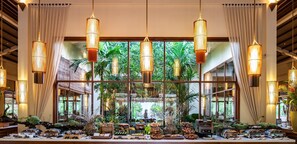 2 restaurants, breakfast, lunch served; local and international cuisine - Fusion Resort Phu Quoc (Phu Quoc)