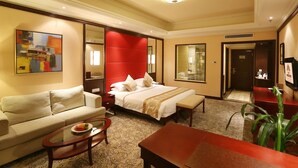 Minibar, két bảo mật tại phòng, bàn, màn/rèm cản sáng