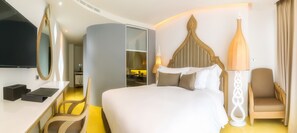 In-room safe, desk, blackout curtains, free WiFi - Anajak Bangkok Hotel (Bangkok)