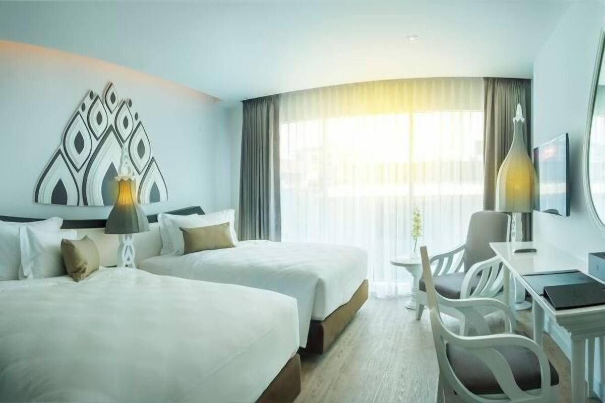 In-room safe, desk, blackout curtains, free WiFi