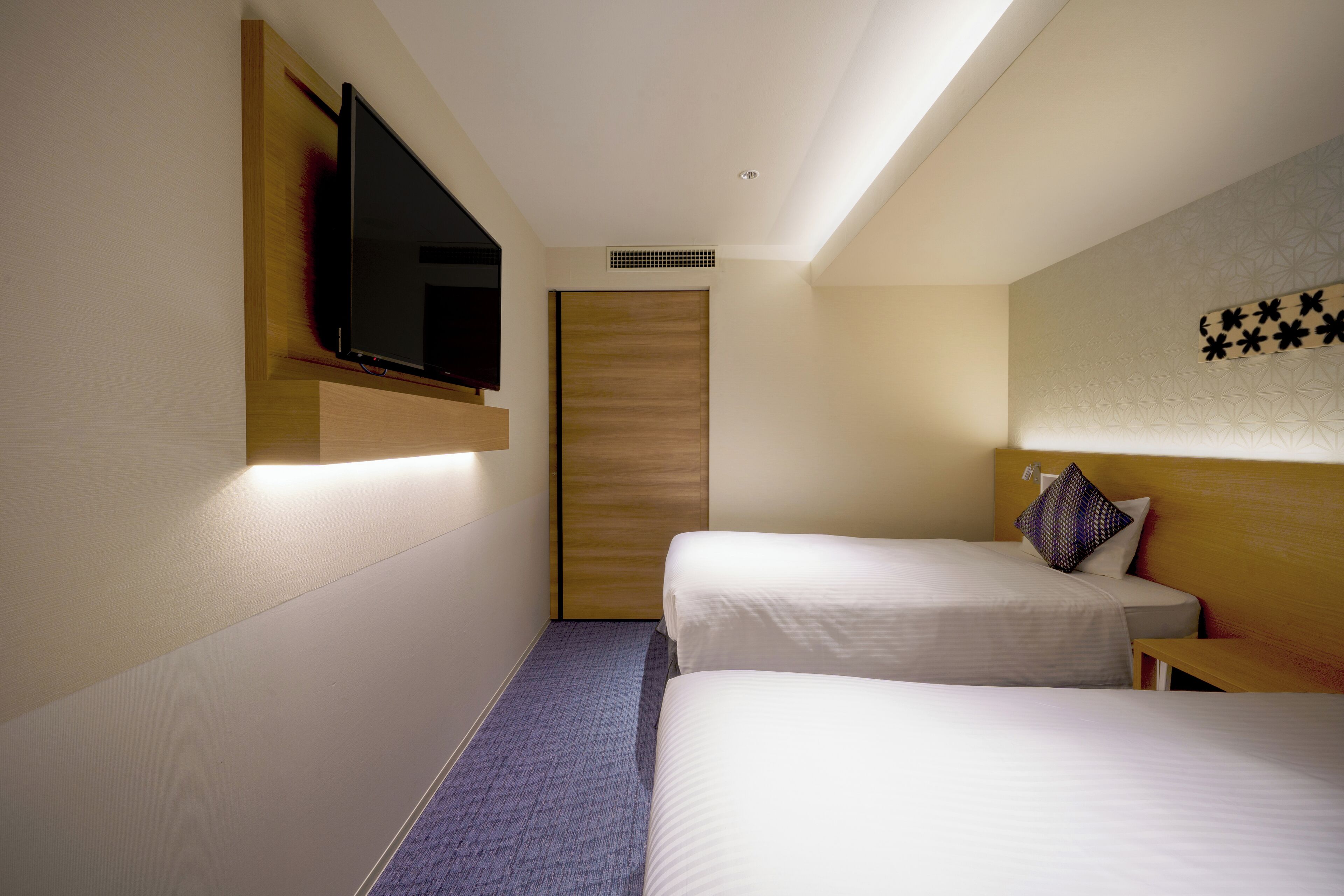 1 bedroom, in-room safe, desk, blackout curtains