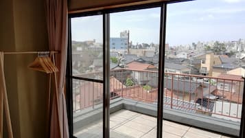 Suite Tradisional, 2 kamar tidur, dapur (Deluxe Japanese Style, Jetted Bath) | Pemandangan dari kamar