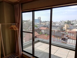 Suite tradicional, 2 habitaciones, cocina (Deluxe Japanese Style, Jetted Bath) | Vista desde la habitación