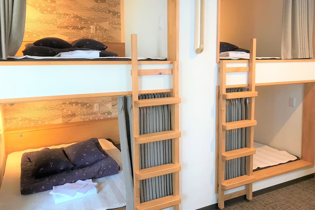 1 Schlafzimmer, Daunenbettdecken, Verdunkelungsvorhänge