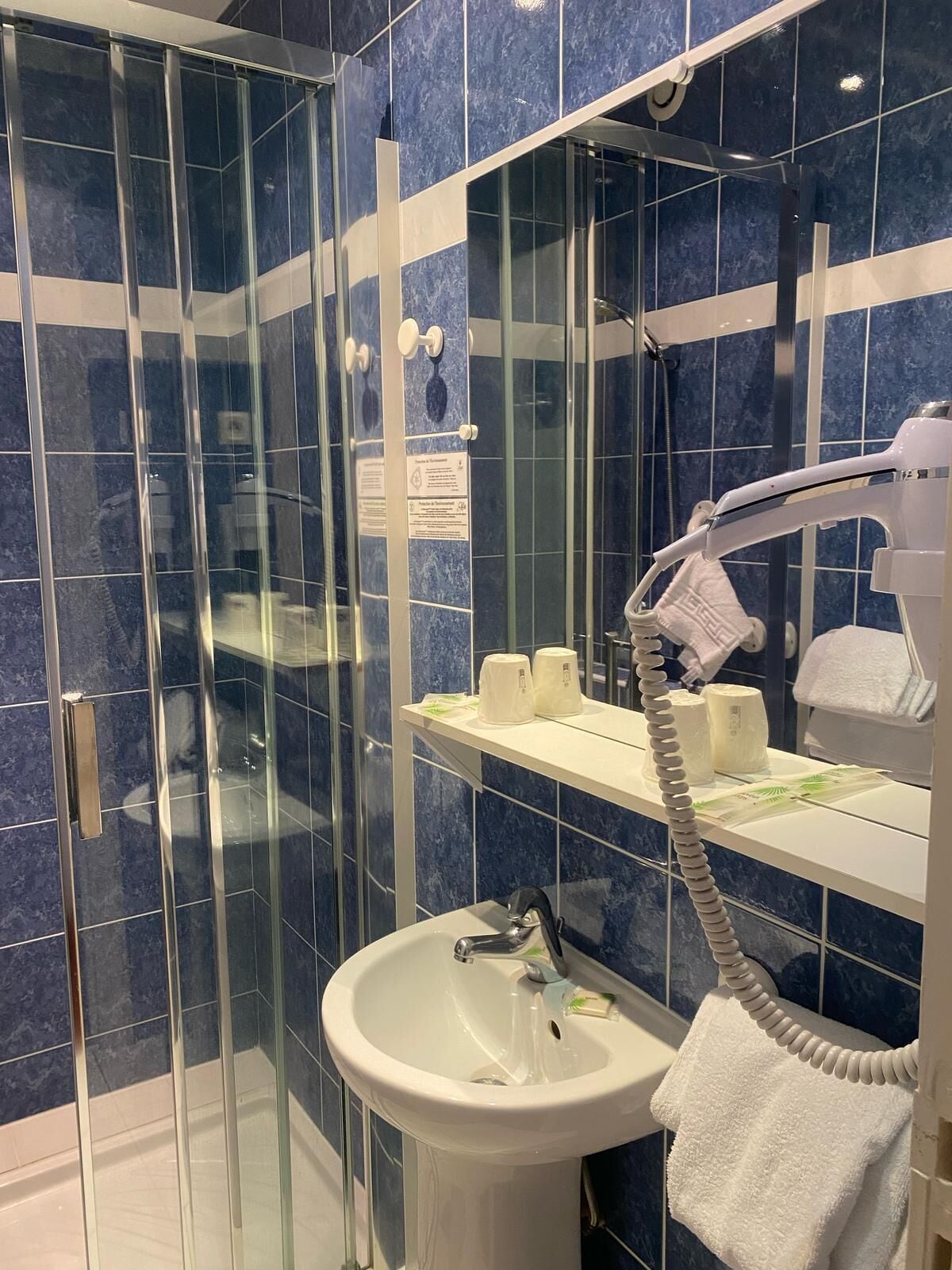 family quadruple room | bathroom | shower, free toiletries, hair dryer, towels