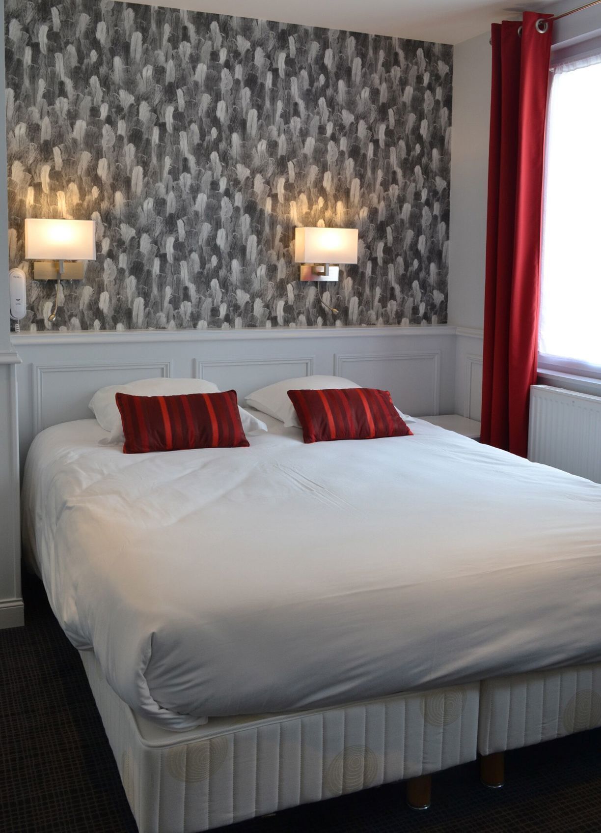 Premium bedding, in-room safe, desk, laptop workspace