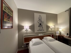 Zweibettzimmer | Hochwertige Bettwaren, Zimmersafe, Schreibtisch