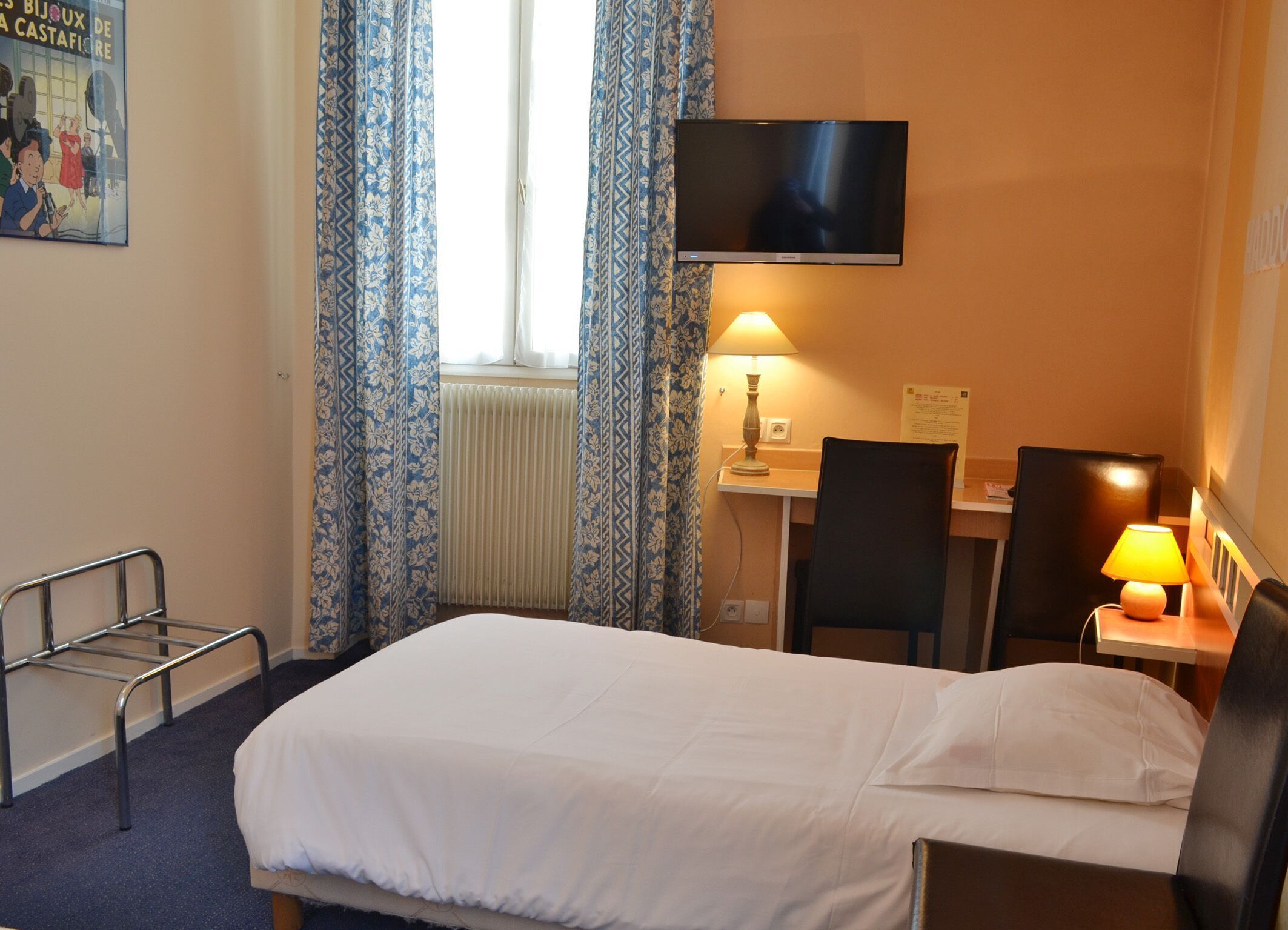 Premium bedding, in-room safe, desk, laptop workspace