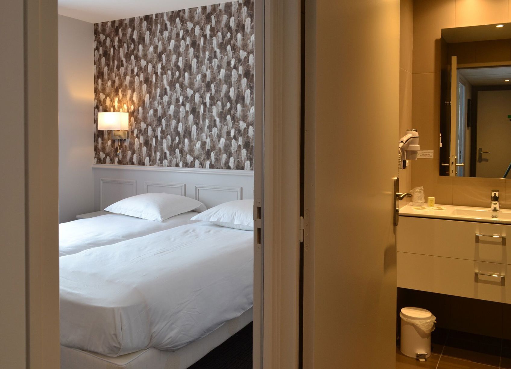 Premium bedding, in-room safe, desk, laptop workspace