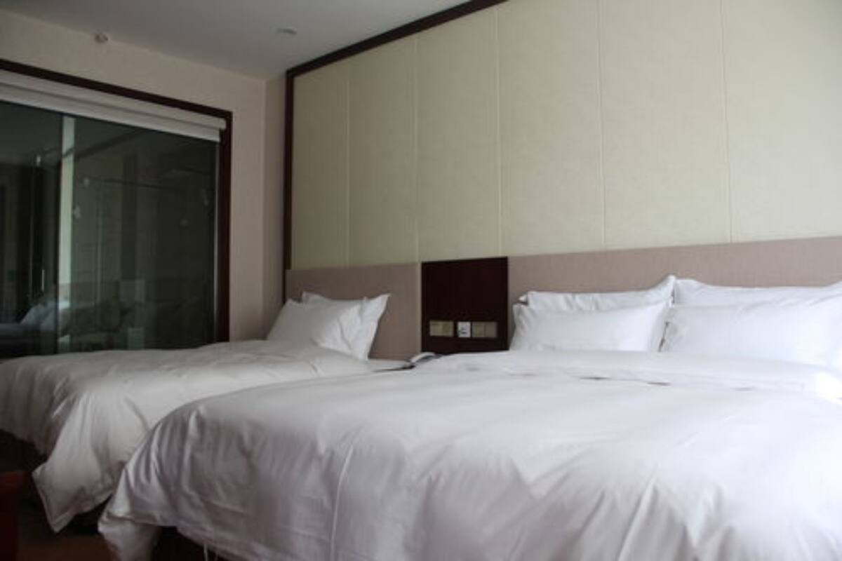 Family Suite | Minibar, desk, blackout curtains, free WiFi