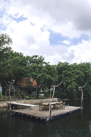 Breakfast area - Kanaka Lake Villa (Batam)