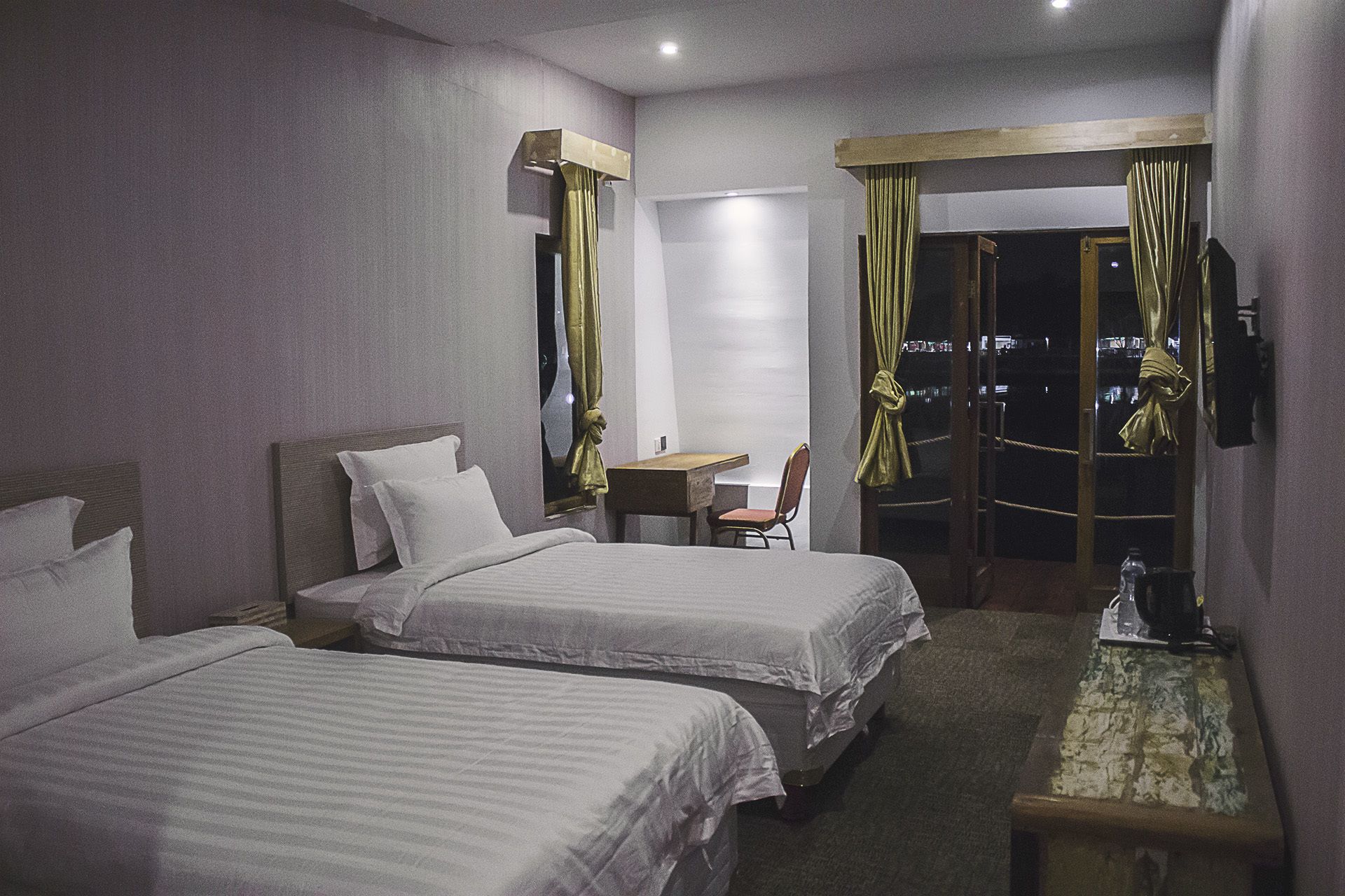 Deluxe Villa | Desk, blackout drapes, free WiFi