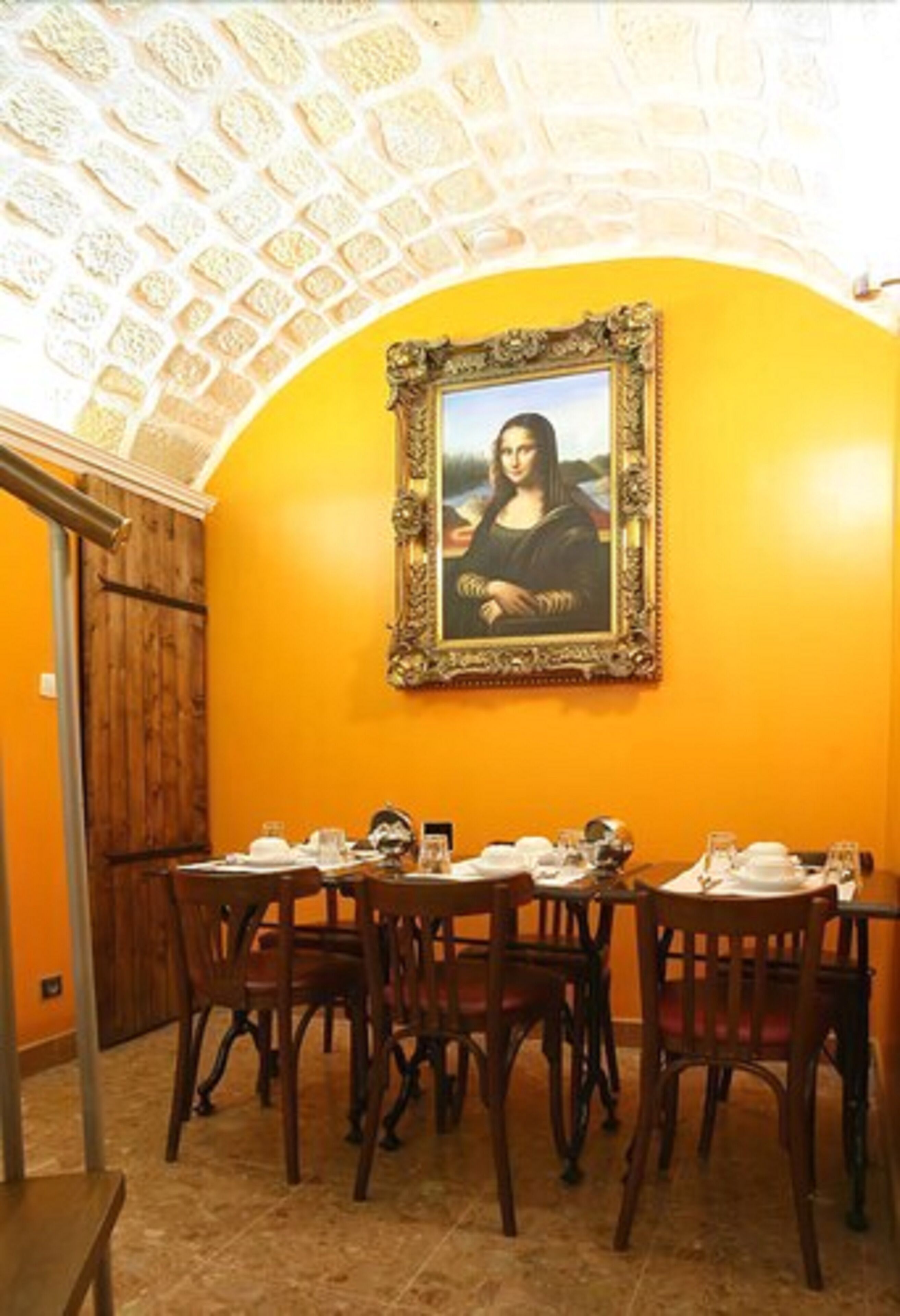 Her gün açık büfe kahvaltı (kişi başı 7.5 EUR) 