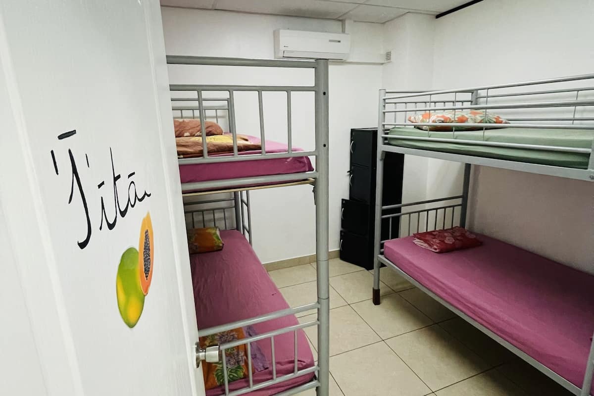 共同ドミトリー 男女共用ドミトリー (Bed in 4-bed Mixed Dorm) | WiFi (無料)、ベッドシーツ