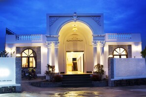 Front of property – evening/night - Phu Quoc Blue Hotel (Phu Quoc)